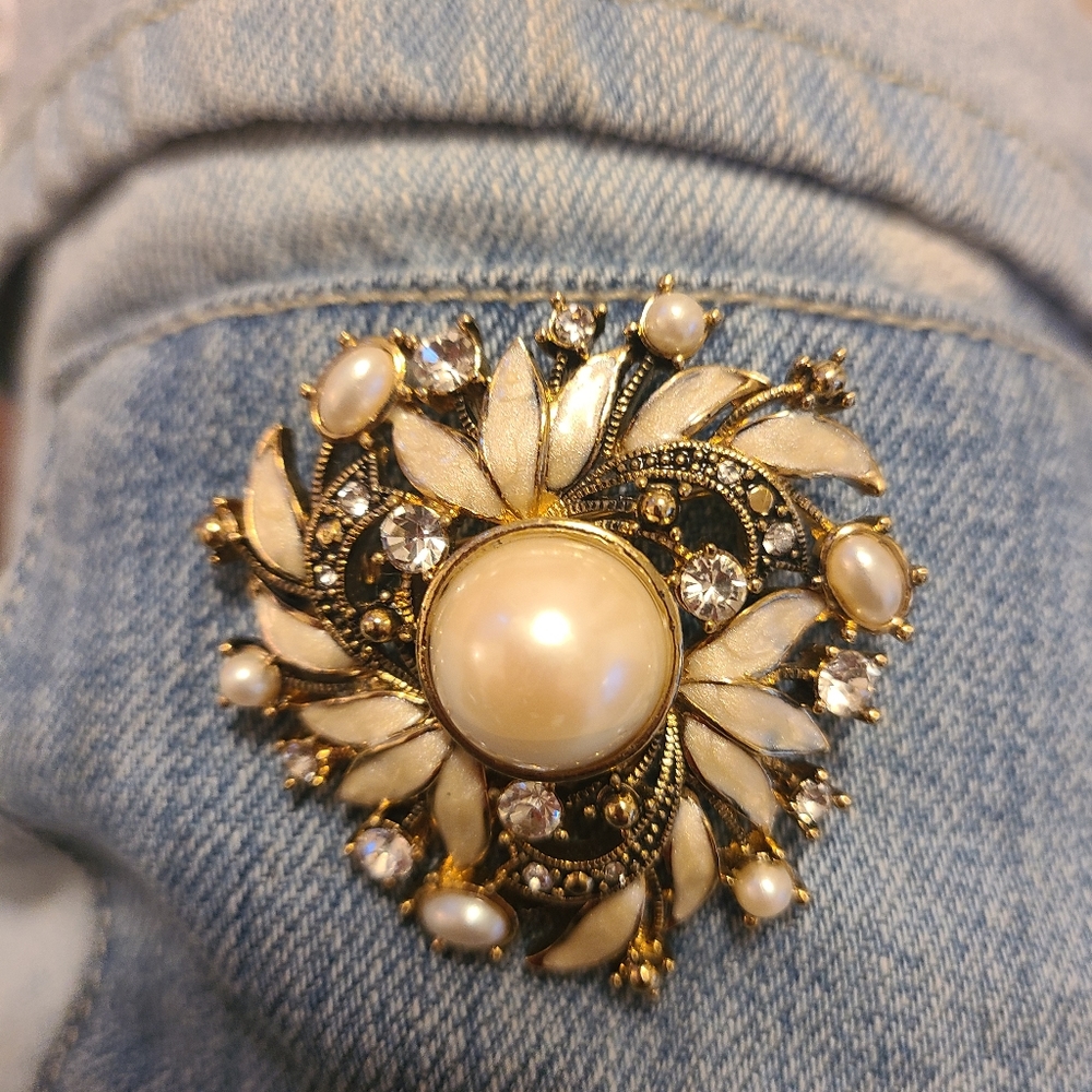 2" Monet Brooch/ Pin - Picture 6 of 6